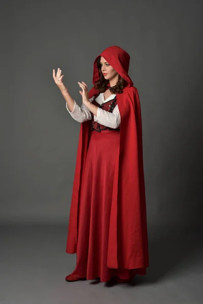 Full Length Portrait Brunette Lady Wearing Red Fantasy Costume Cloak — Stock Photo, Image