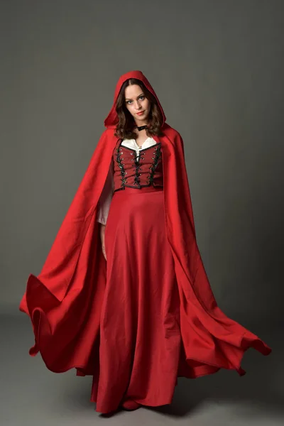 Full Length Portrait Brunette Lady Wearing Red Fantasy Costume Cloak — Stock Photo, Image