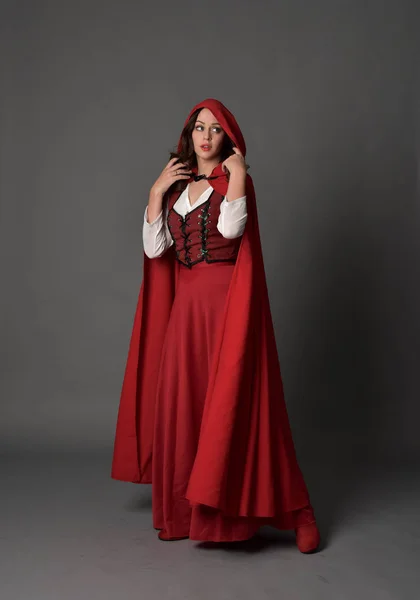 Full Length Portrait Brunette Lady Wearing Red Fantasy Costume Cloak — Stock Photo, Image