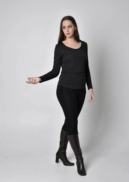Full Length Portrait Pretty Brunette Girl Wearing Black Shirt Leather — Stock Photo, Image