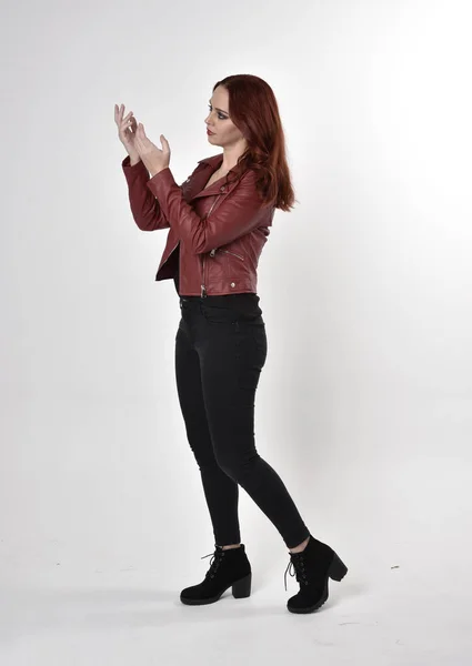 Portrait Pretty Girl Red Hair Wearing Black Jeans Boots Leather — Stock Photo, Image