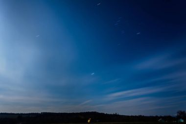 Arazi dönüşü Ukrayna gece gökyüzünde açıkça görülmeye başlıyor