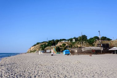 Ukrayna'da Karadeniz kıyısında büyük gemi Restoran