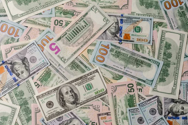 Домінуюча валюта світу, доларові купюри в текстурованій формі . — стокове фото