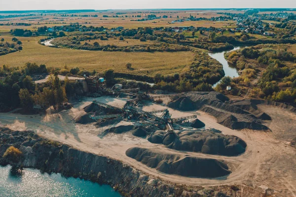 Basaltproduktion in der Ukraine, malerische Luftaufnahme von Basaltsäulen. — Stockfoto