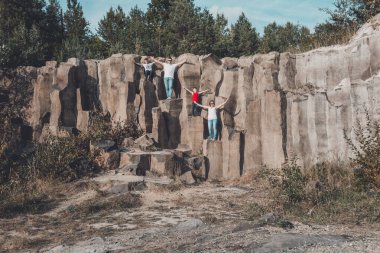Bazalt sütunlar, Ukrayna: 7 Eylül 2019 Rivne bölgesinin pitoresk ve büyülü bazalt sütunları.