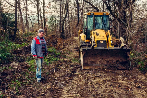 Trabalhador Amarelo Velho Escavadeira Floresta Cavar Poço Para Colheita Água — Fotografia de Stock