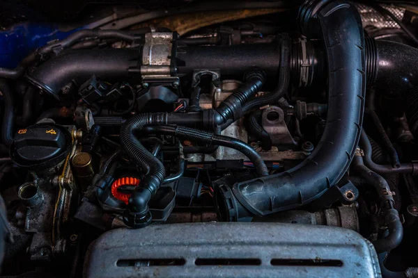 Close Van Turbomotor Met Olievulhals Voor Het Smeren Van Interne — Stockfoto