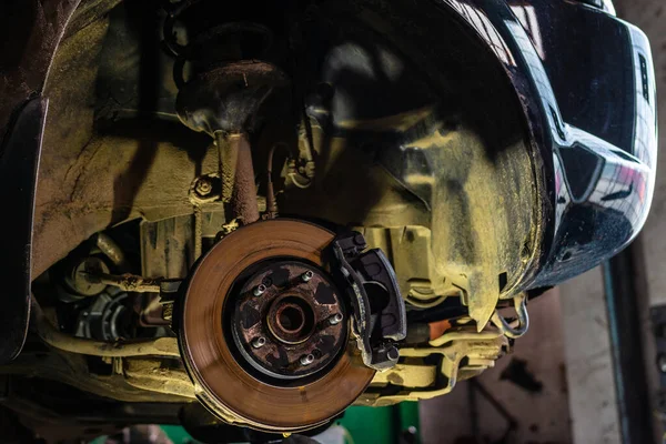 Fecho Disco Freio Carro Serviço Carro Levantado Para Substituição 2020 — Fotografia de Stock