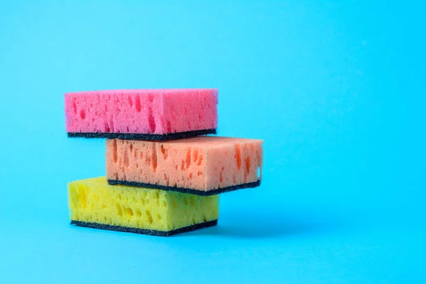 Blue Background Colored Dishwashing Sponges Arranged Steps 2020 — Stock Photo, Image