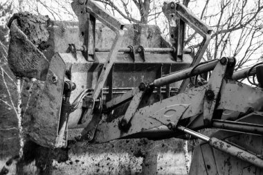 Beton levha yüklemek için toprağı temizleme ve düzleştirme. 2020