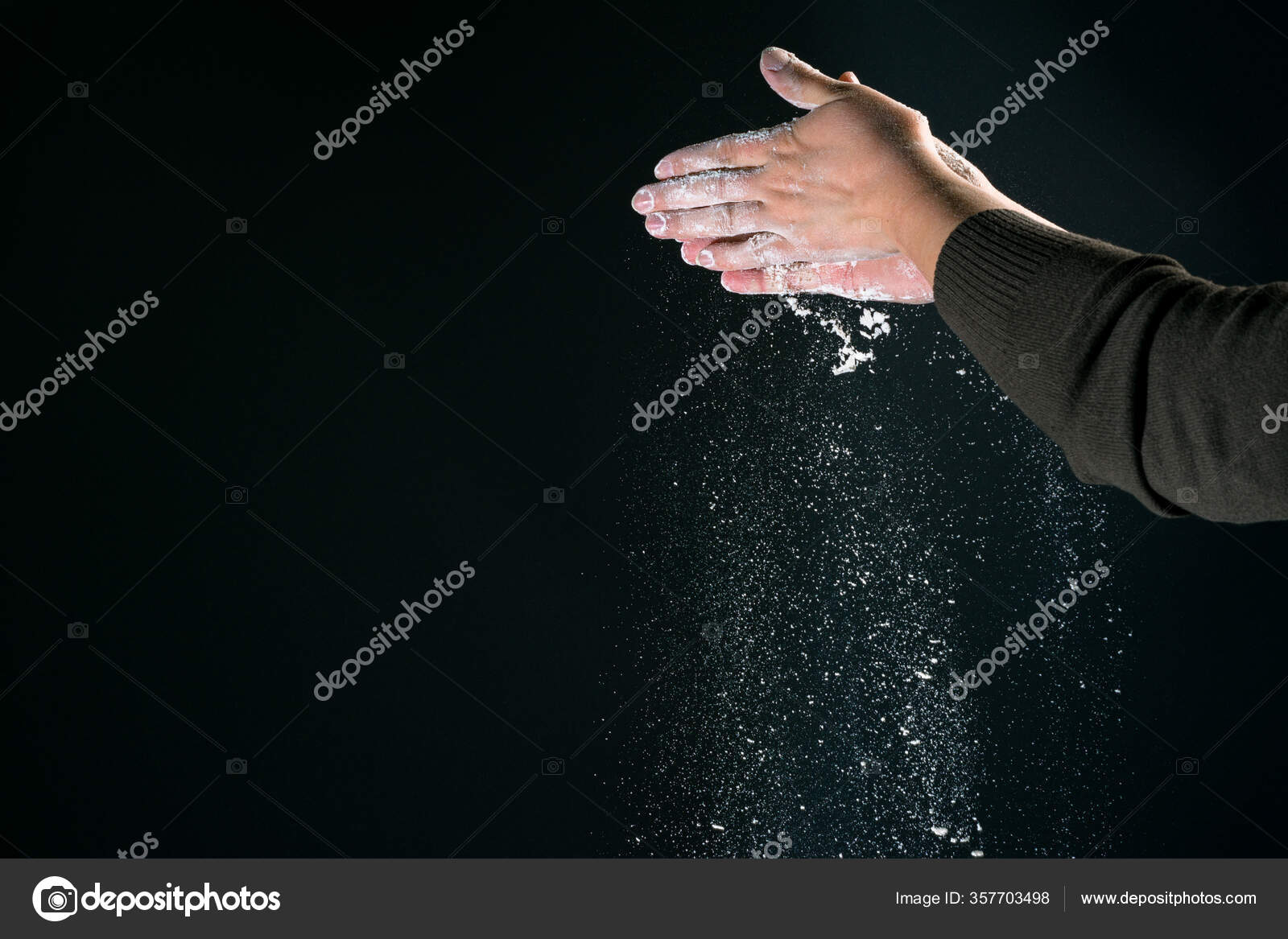 Hand Woman Cook Kitchen Pouring White Dust Flour Flour Table — Stock