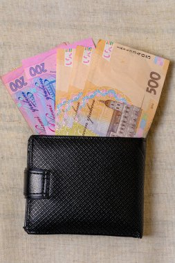 500, 200 ve 100 'lük banknotlar halinde Ukrayna banknotları.