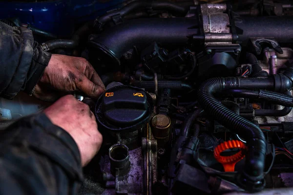 Mécanicien Voiture Entretien Moteur Voiture Service Voiture Gros Plan 2020 — Photo