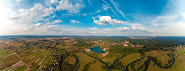 Дивовижний Краєвид Європейської Рівнини Полями Річковою Панорамою 2020 Рік — стокове фото