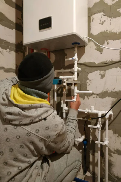 Worker Working Installing Pipes Floor Heating 2020 — 스톡 사진