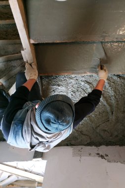 İşçi 2020 'de merdivenleri ikinci kata döker.