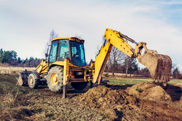 Escavadora Limpa Terreno Para Pavimentar Estrada Território Privado 2019 — Fotografia de Stock