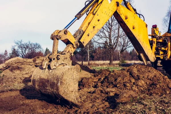 Graafmachine Maakt Grond Vrij Weg Plaveien Eigen Terrein 2019 — Stockfoto