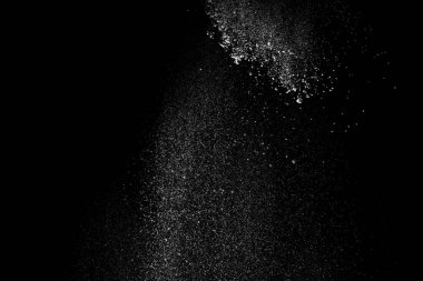 Beyaz un dinamik bir şekilde pohpohlanıyor ve 2020 'de izole edilmiş siyah arka plan yok.