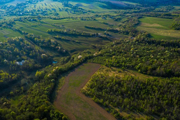 欧洲中部一个乌克兰村庄的空中照片 2021年伊凡诺 弗兰科夫斯克地区特罗斯特涅茨村美丽的风景 — 图库照片