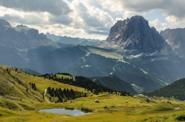 Dolomiti dağlarının görünümü