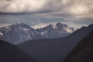 Val di Sole 'un heybetli Dolomitleri