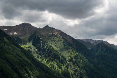 Val di Sole 'un heybetli Dolomitleri