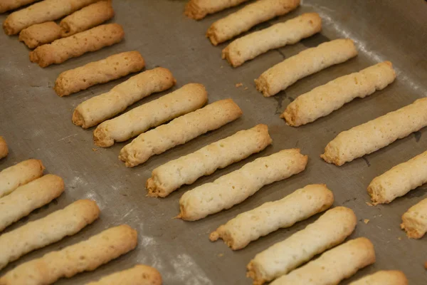 Cozinhar Biscoitos Caseiros Massa Cozida Encontra Moldada Uma Assadeira — Fotografia de Stock