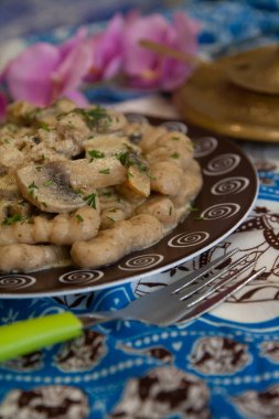 Hazır yemek: Hint baharatları ve mantarlı gnocchi - Hint mutfağı, yemek fotoğrafı