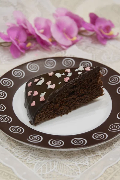 Fertiges Süßes Gericht Prager Kuchen Mit Schokoladenglasur Eine Scheibe Auf — Stockfoto