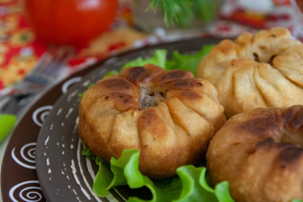 Plat Chaud Prêt Boulettes Pâte Frite Viande Huile Chaude Peremyach — Photo