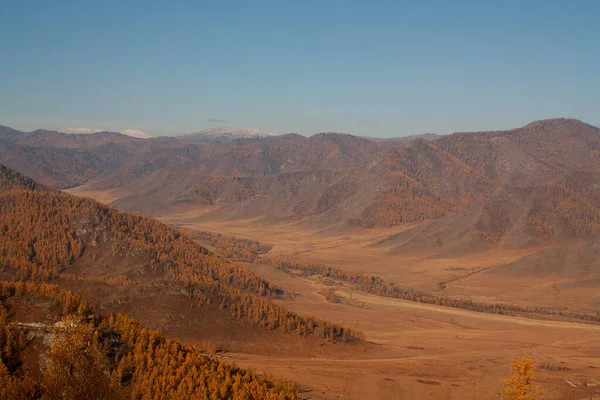 Herfst Gele Oranje Weg Tussen Velden Bergen Naar Pas Landschappen — Stockfoto