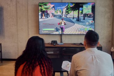 Krakow, Polonya, 3 Aralık 2019, iki hafta oynayan bir çift.