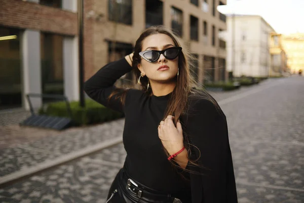 Gorgeous Girl Walks City Brunette Long Hair Black Dress Leather — Stock Photo, Image
