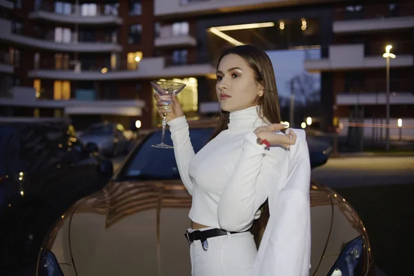Chic Girl Drinks Drink Glass Street Car Golden Car Dubai — Stock Photo, Image