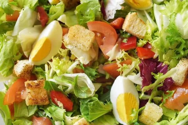 Salat Morgen Salat Mit Salat Tomaten Croutons Pfeffer Ernährung Richtige — Stockfoto