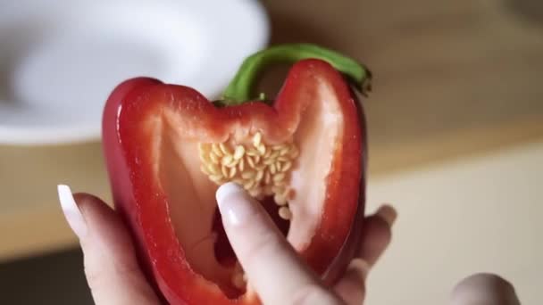 Girl Shows Red Pepper Red Pepper Cut All Insides Girl — Stock Video