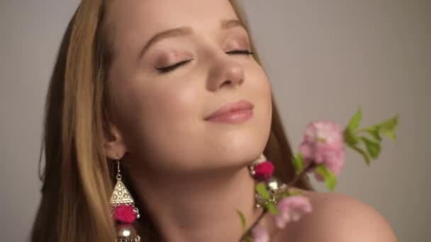 Girl Takes Black Mask Breathes Freely Girl Blooms She Takes — Stock Video