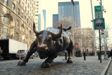 Şarj boğa heykeli, Wall Street, New York City.