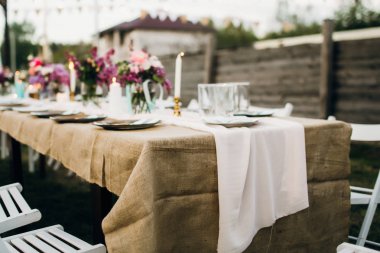 Düğün töreni. Tablonun güzel dekorasyon