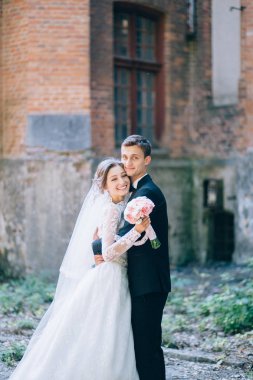 Eski muhteşem kale poz Düğün çifti