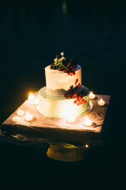 güzel düğün pastası dekorasyonu ile 