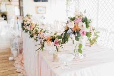 güzel pembe düğün günü dekorasyon 