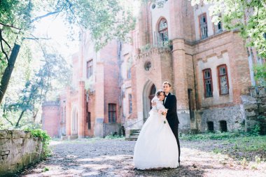 Eski muhteşem kale poz Düğün çifti