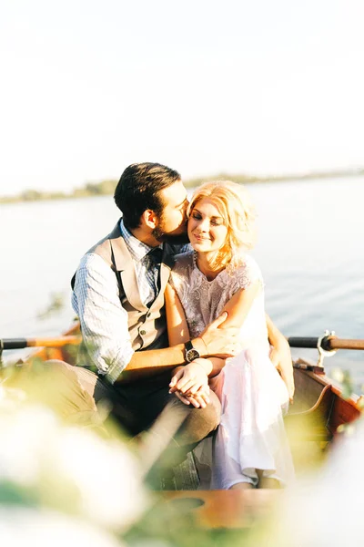 Young Wedding Couple Boat Kissing — Stock Photo, Image