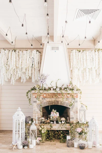 Beautiful Wedding Day Decoration Fireplace — Stock Photo, Image