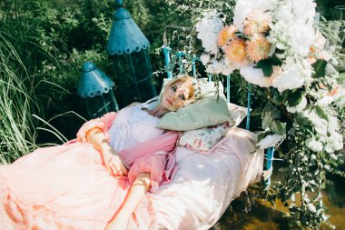 Sabah açık havada güzel gelin