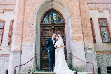 Eski muhteşem kale poz Düğün çifti