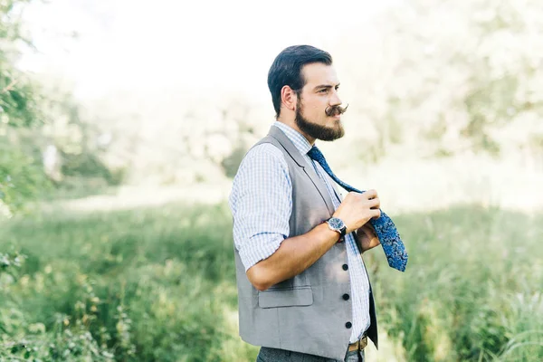 Handsome Young Groom Posing Outdoors — Stock Photo, Image